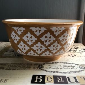 Threshold mixing bowl